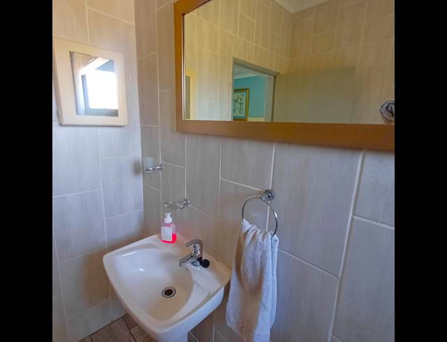 3 BEDROOM GUEST HOUSE FOR SALE IN PENDALE